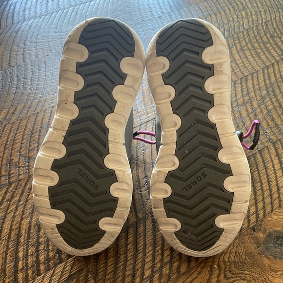 VGUC — Girls' SOREL Explorer Faux Fur Lace Waterproof Winter Boots — size 2 - Picture 3 of 3